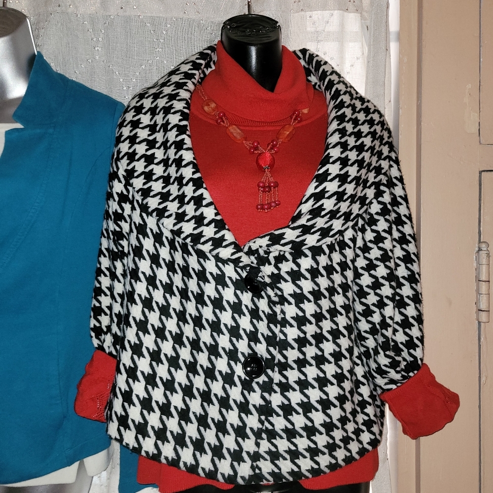 Toska houndstooth coat
